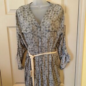 Sonoma Grey and White Printed Dress with‎ belt size Lrg